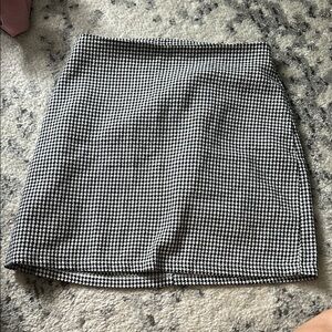 Classic Black and White Houndstooth Skirt